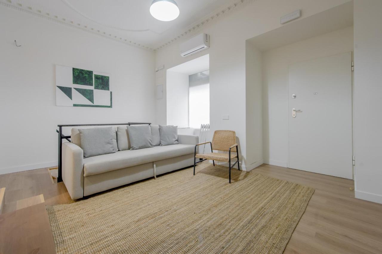 Modern Apt & Cool Interior Design En El Retiro Lejlighed Madrid Eksteriør billede