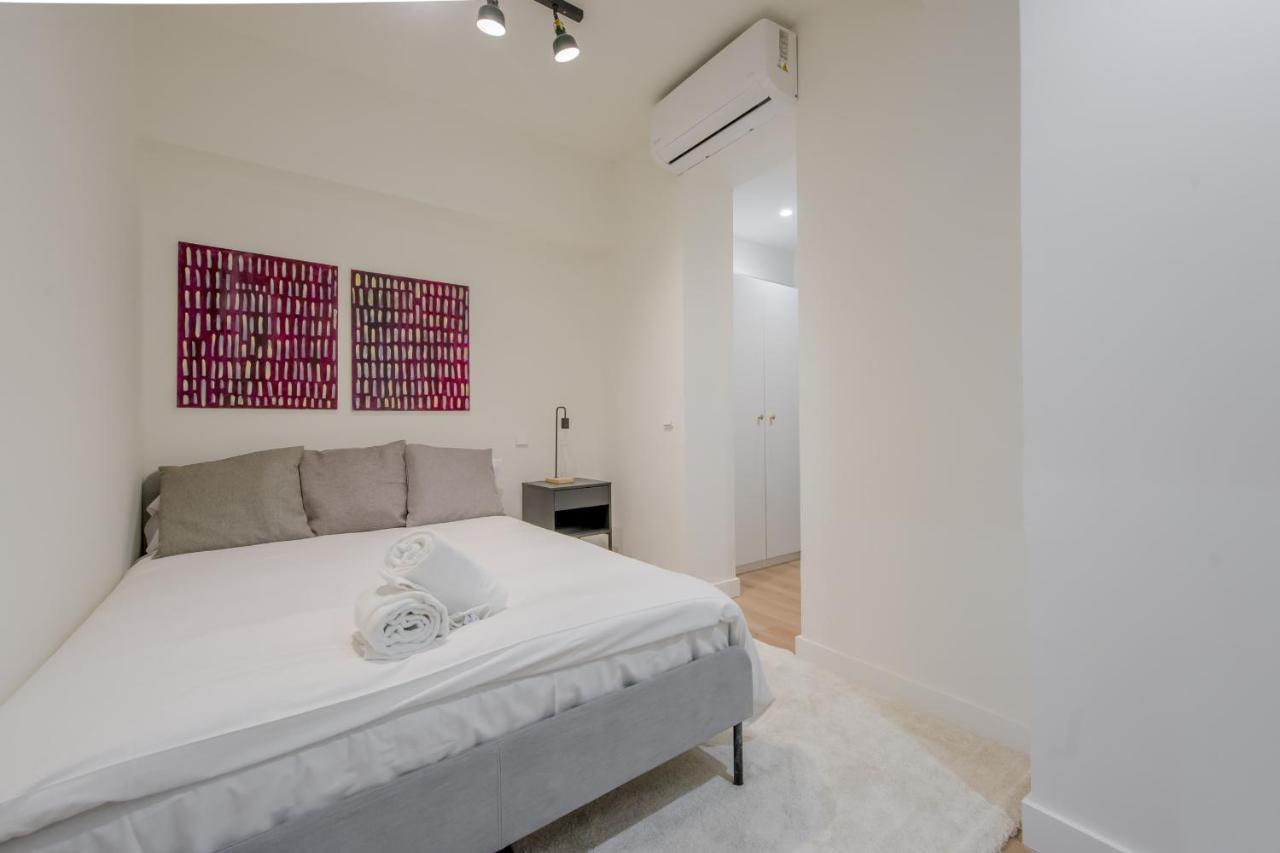 Modern Apt & Cool Interior Design En El Retiro Lejlighed Madrid Eksteriør billede